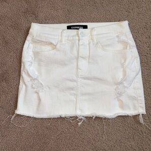 Women’s Express Straight Mini Mid-Rise Skirt, White, Size 2